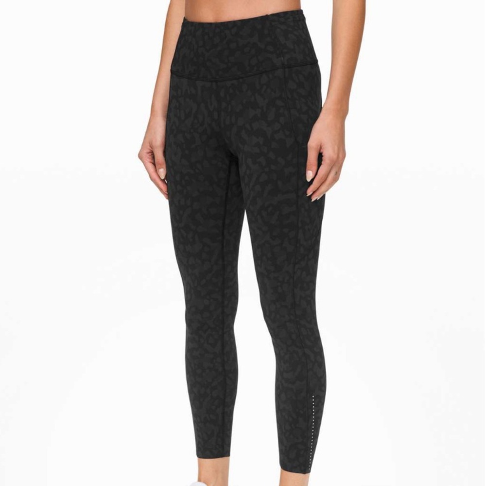 Lululemon Fast and Free Tight 25” *Nulux - Size 4